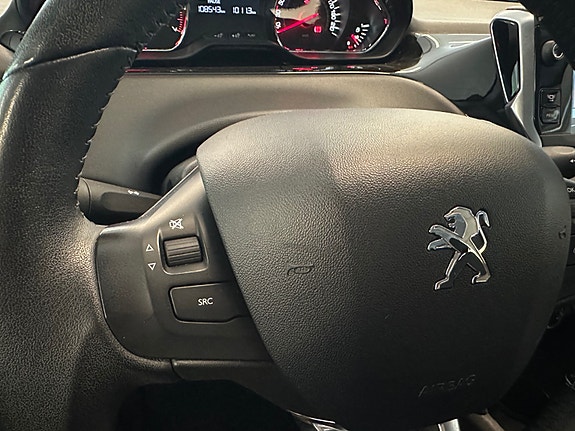 Peugeot 208 12 of 30