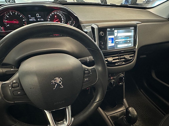 Peugeot 208 15 of 30