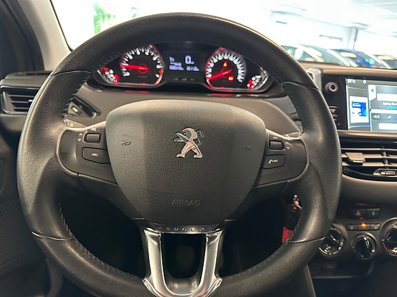 Peugeot 208 10 of 30