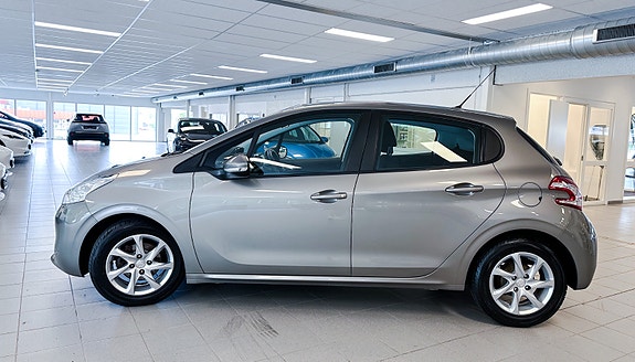Peugeot 208 5 of 30