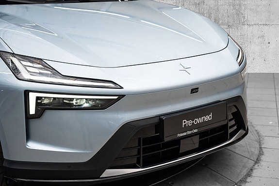 Polestar 4 2 of 24