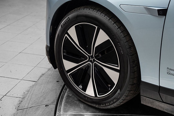 Polestar 4 9 of 24