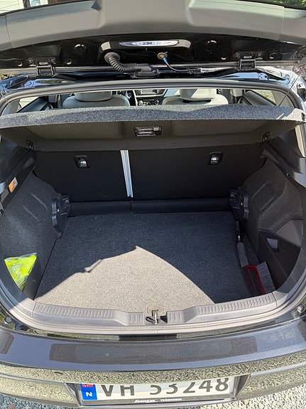 Toyota Auris 12 of 23