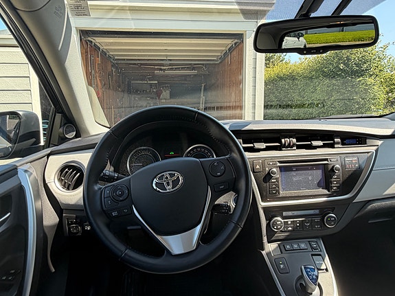 Toyota Auris 6 of 23
