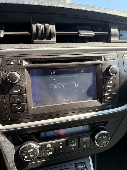 Toyota Auris 14 of 23