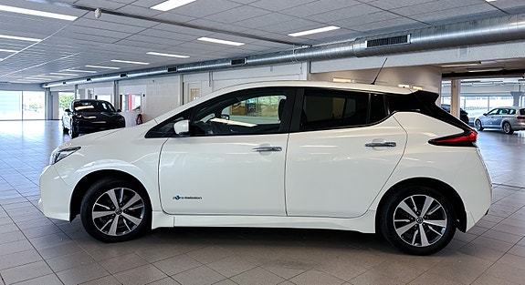 Nissan Leaf 5 of 30