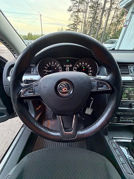 Skoda Superb 20 of 29
