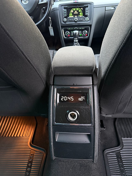 Skoda Superb 28 of 29