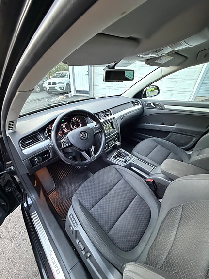 Skoda Superb 22 of 29