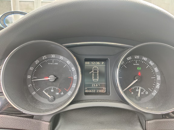 Skoda Superb 8 of 13