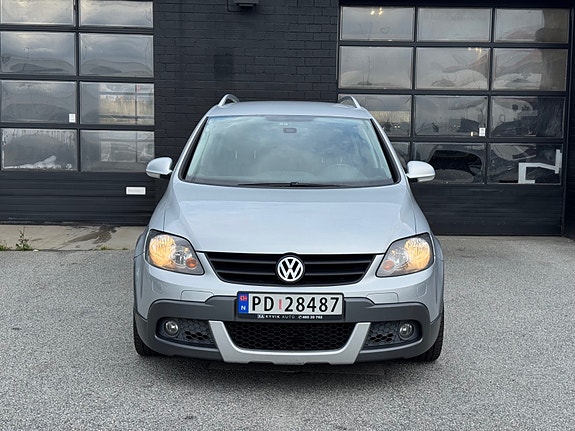 Volkswagen Golf Plus 2 of 12