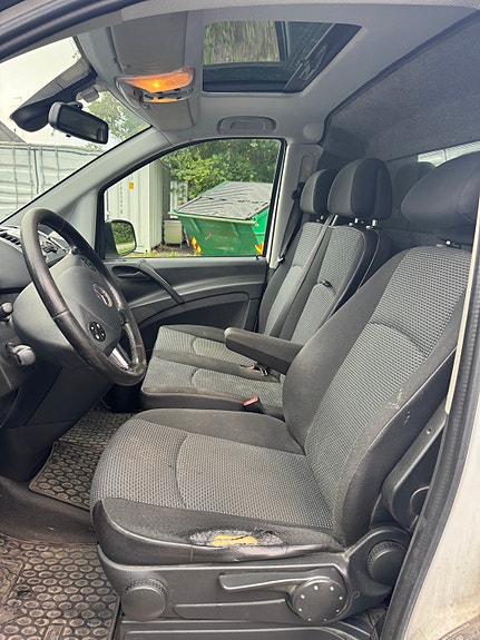 Mercedes-Benz Viano 7 of 13