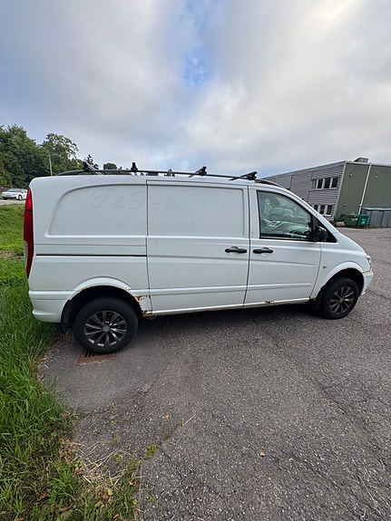 Mercedes-Benz Viano 9 of 13