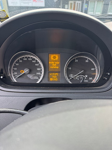 Mercedes-Benz Viano 4 of 13