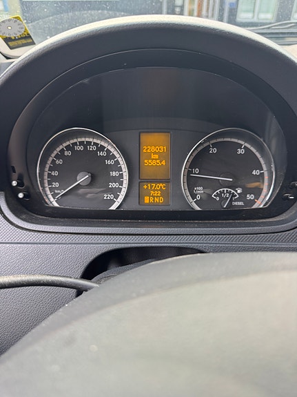 Mercedes-Benz Viano 8 of 13