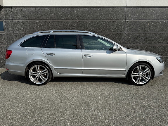 Skoda Superb 2 of 22