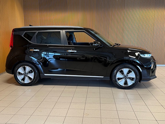 Kia e-Soul 3 of 21