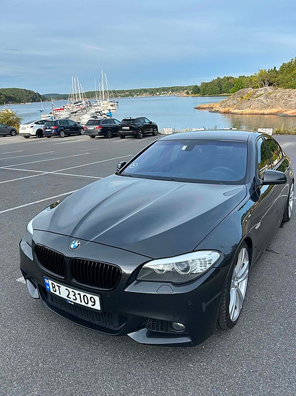 BMW 528i 3 of 24