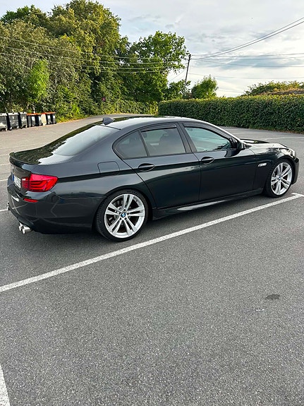 BMW 528i 2 of 24