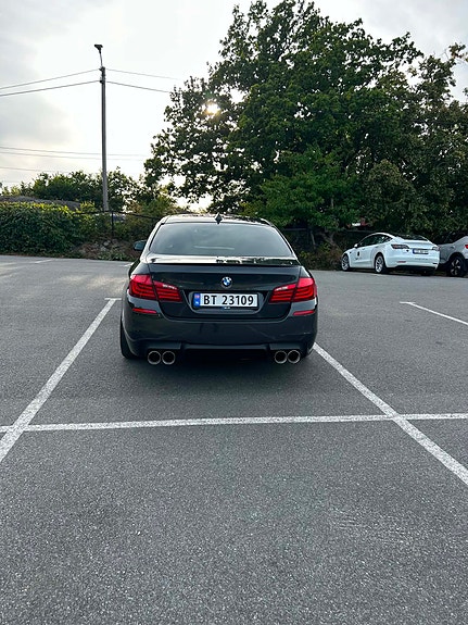 BMW 528i 6 of 24