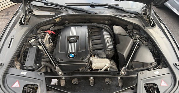 BMW 528i 17 of 24