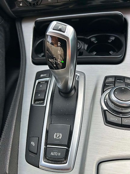 BMW 528i 9 of 24