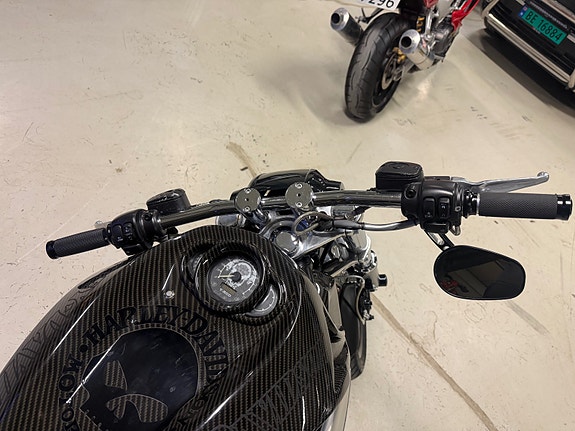Harley-Davidson VRSCA V-ROD KARBON LOOK//NY SERVICE//NYE DEKK//LAV KM 11 of 12