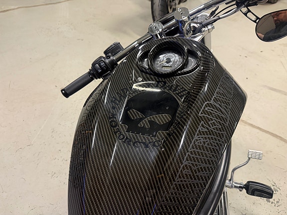 Harley-Davidson VRSCA V-ROD KARBON LOOK//NY SERVICE//NYE DEKK//LAV KM 9 of 12
