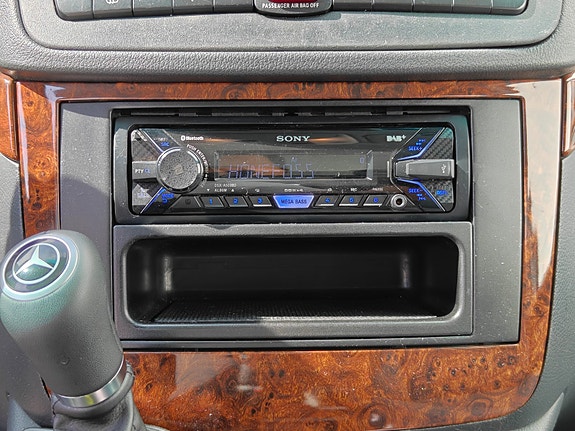 Mercedes-Benz Viano 30 of 30
