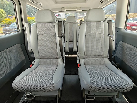 Mercedes-Benz Viano 21 of 30