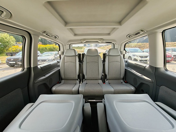 Mercedes-Benz Viano 19 of 30