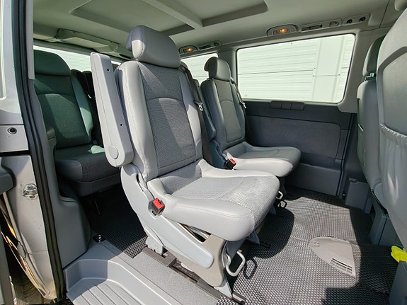 Mercedes-Benz Viano 22 of 30