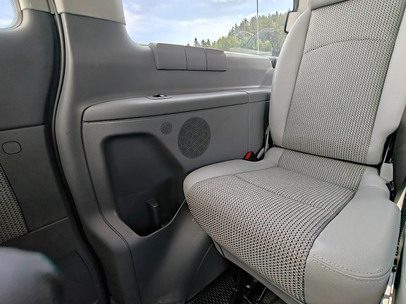 Mercedes-Benz Viano 13 of 30