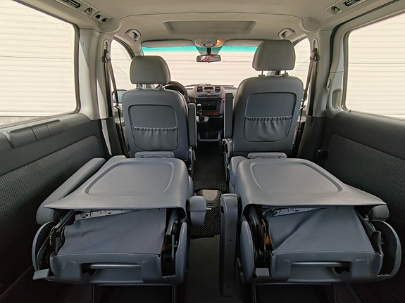Mercedes-Benz Viano 10 of 30