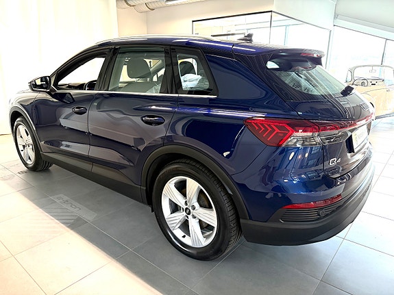 Audi Q4 e-tron 4 of 18