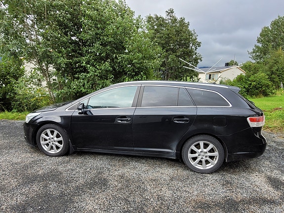 Toyota Avensis 4 of 4