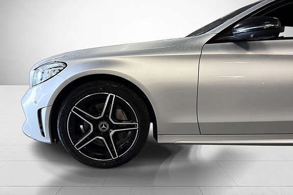 Mercedes-Benz C200 10 of 30