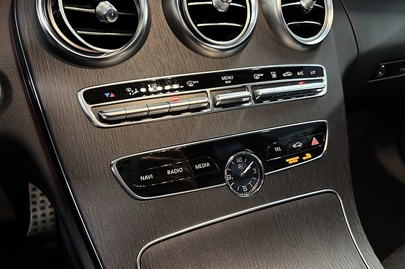Mercedes-Benz C200 27 of 30