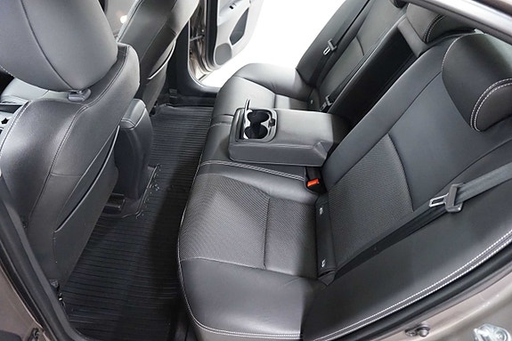Toyota Avensis 20 of 30