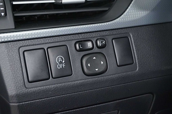 Toyota Avensis 24 of 30