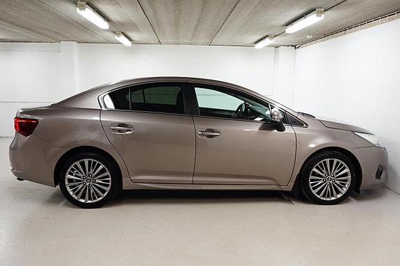 Toyota Avensis 6 of 30