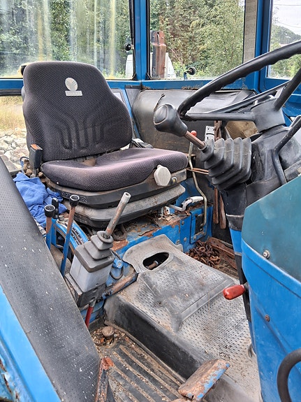 Ford 4110 9 of 17