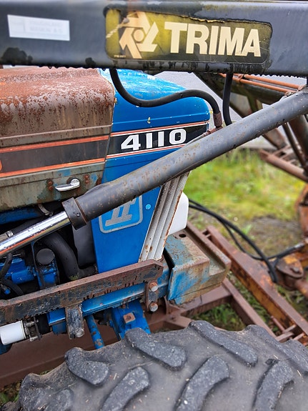 Ford 4110 6 of 17