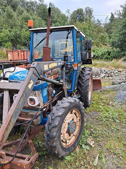 Ford 4110 2 of 17