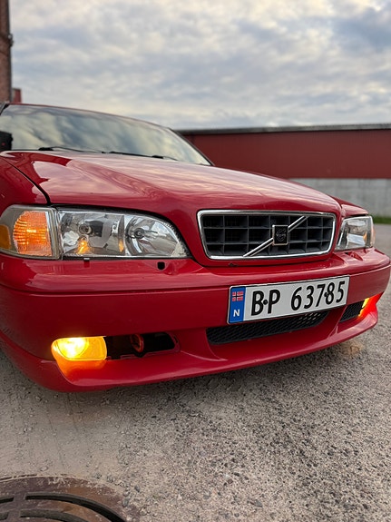Volvo V70 11 of 30