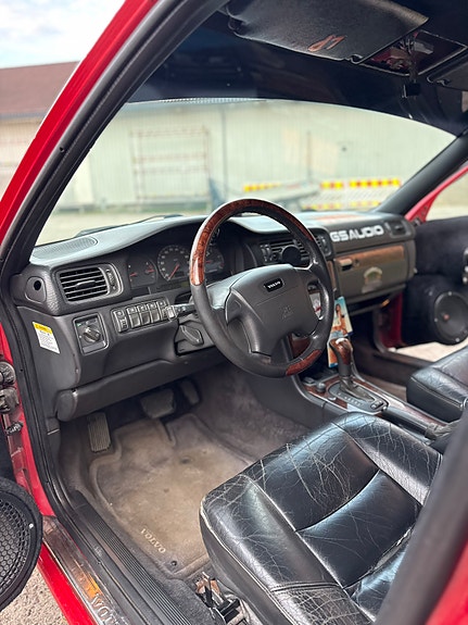 Volvo V70 22 of 30