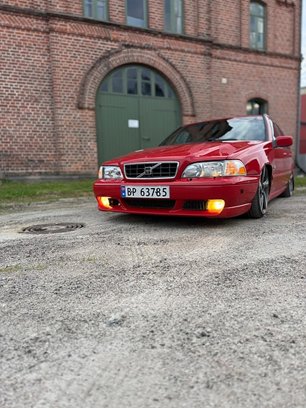 Volvo V70 3 of 30