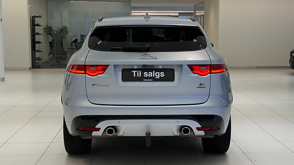 Jaguar F-PACE 9 of 30