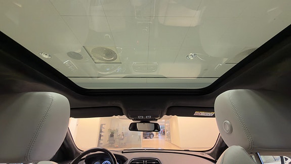 Jaguar F-PACE 25 of 30