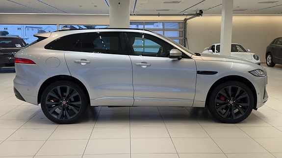 Jaguar F-PACE 6 of 30